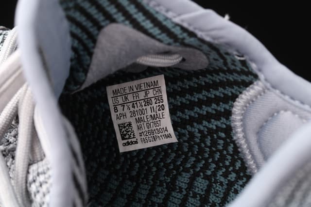 Yeezy 350 Boost V2 | Yupoo Rep Sneakers (Ref 551) image 5