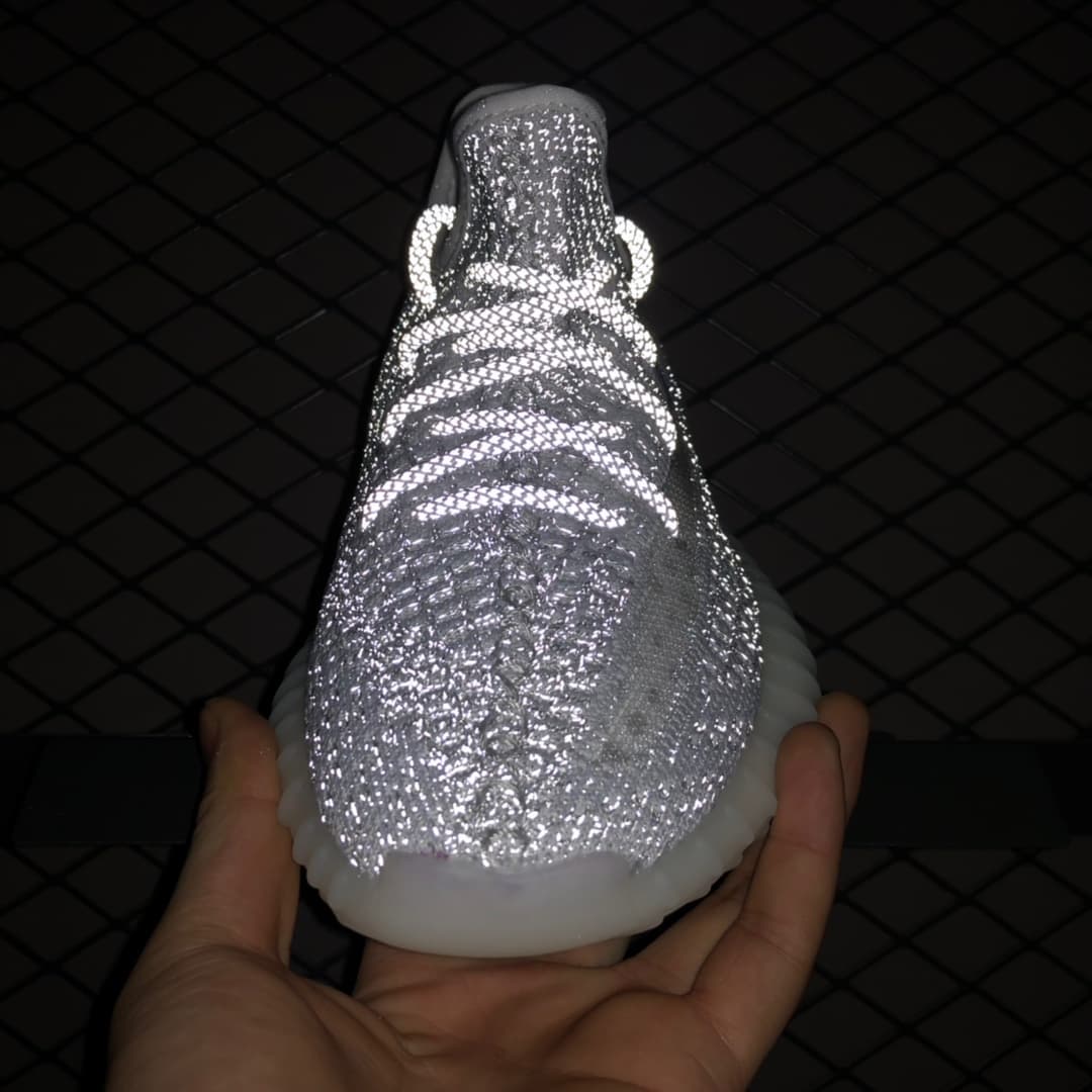 Yeezy 350 Boost V2 | Yupoo Rep Sneakers (Ref 557)
