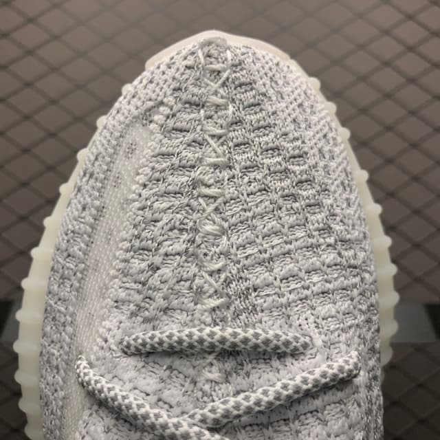 Yeezy 350 Boost V2 | Yupoo Rep Sneakers (Ref 557) image 3