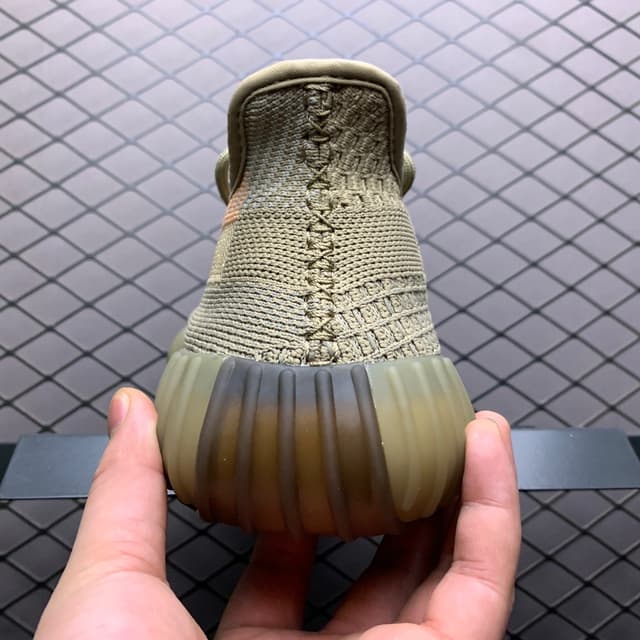Yeezy 350 V2 | Yupoo Rep Sneakers (Ref 587) image 2