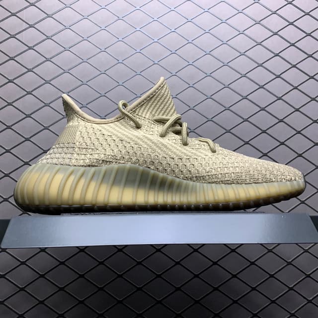 Yeezy 350 V2 | Yupoo Rep Sneakers (Ref 587) image 3