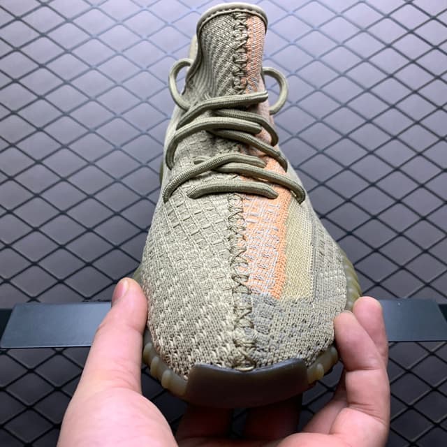 Yeezy 350 V2 | Yupoo Rep Sneakers (Ref 587) image 9