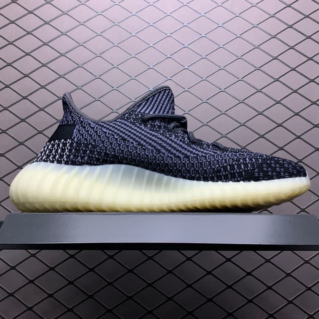 Yeezy 350 V2 | Yupoo Rep Sneakers (Ref 581) image 3