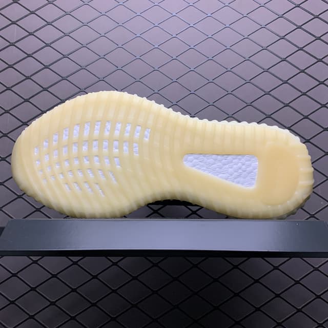 Yeezy 350 V2 | Yupoo Rep Sneakers (Ref 581) image 5