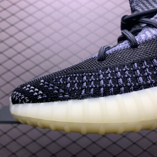 Yeezy 350 V2 | Yupoo Rep Sneakers (Ref 581) image 6