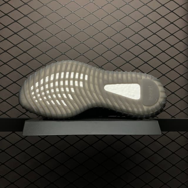 Yeezy 350 V2 | Yupoo Rep Sneakers (Ref 575) image 5