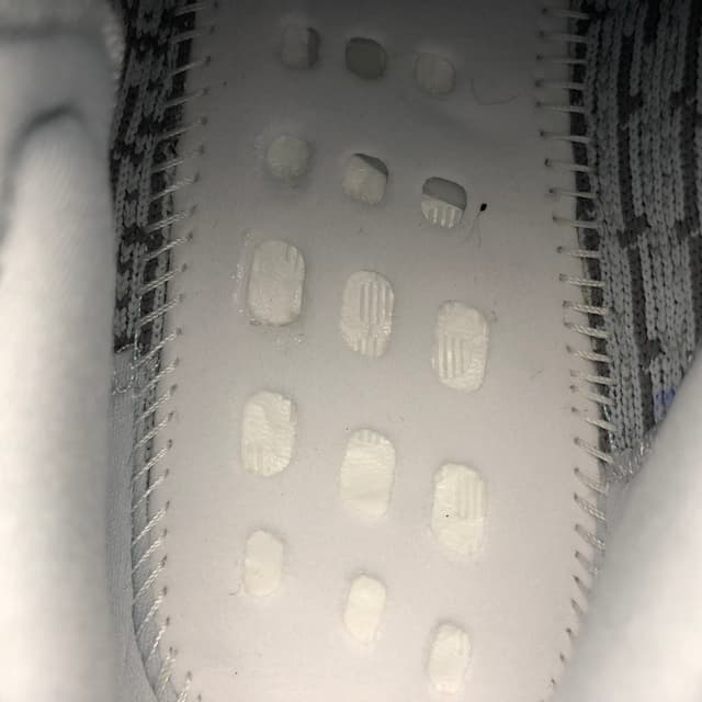 Yeezy 350 V2 | Yupoo Rep Sneakers (Ref 612) image 15