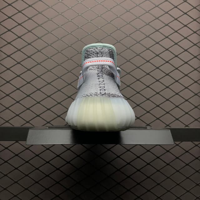 Yeezy 350 V2 | Yupoo Rep Sneakers (Ref 612) image 2