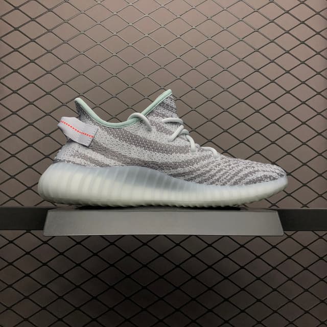 Yeezy 350 V2 | Yupoo Rep Sneakers (Ref 612) image 3