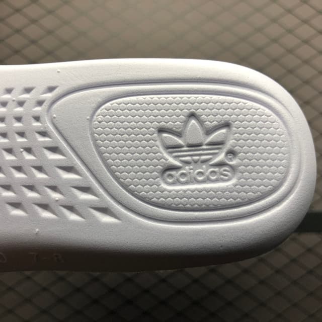 Yeezy 350 V2 | Yupoo Rep Sneakers (Ref 631) image 16