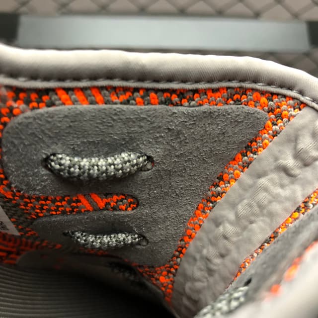 Yeezy 350 V2 | Yupoo Rep Sneakers (Ref 628) image 16