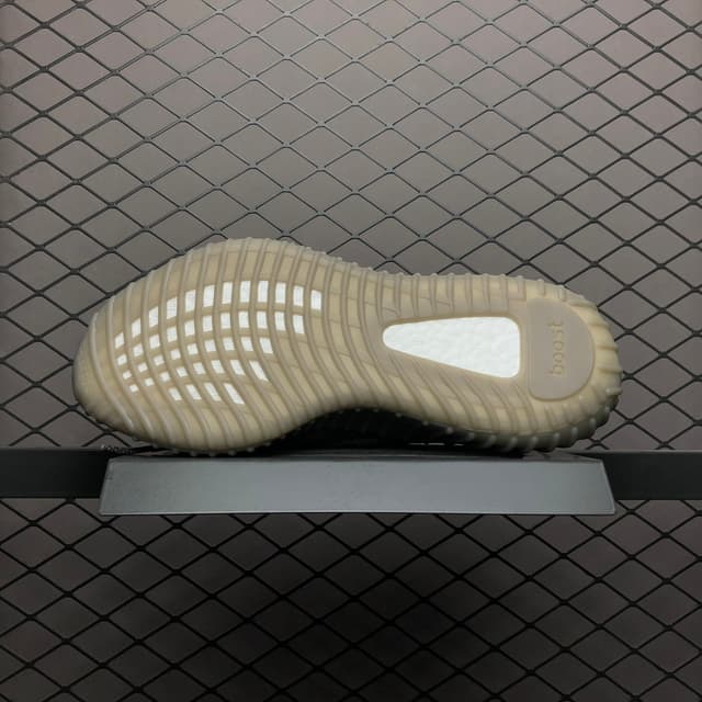 Yeezy 350 V2 | Yupoo Rep Sneakers (Ref 628) image 5