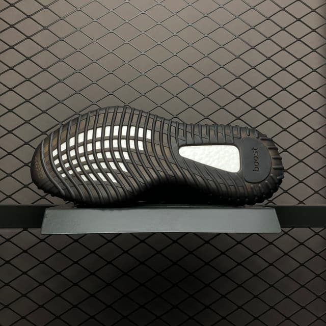 Yeezy 350 V2 | Yupoo Rep Sneakers (Ref 629) image 5