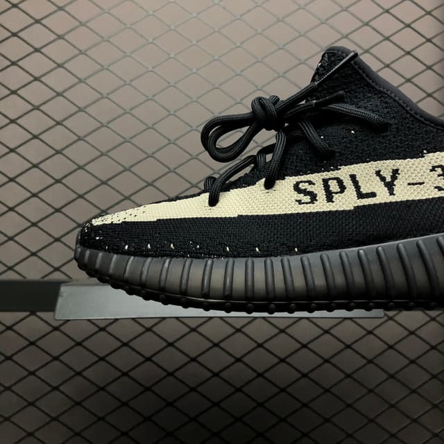Yeezy 350 V2 | Yupoo Rep Sneakers (Ref 629) image 6