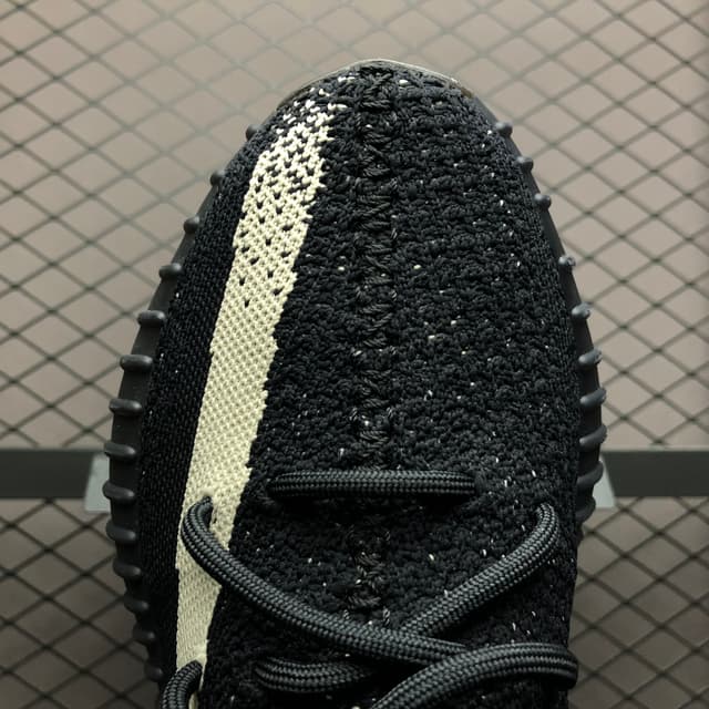 Yeezy 350 V2 | Yupoo Rep Sneakers (Ref 629) image 7