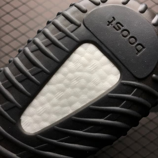 Yeezy 350 V2 | Yupoo Rep Sneakers (Ref 635) image 16