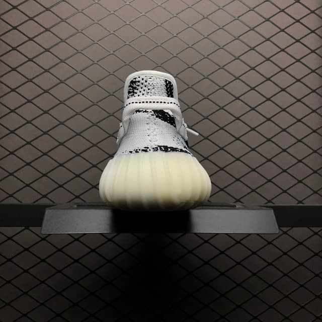 Yeezy 350 V2 | Yupoo Rep Sneakers (Ref 555) image 2