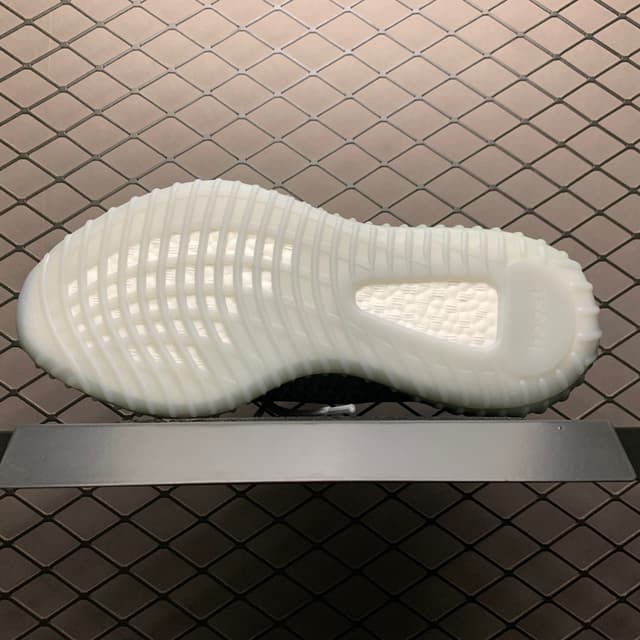 Yeezy 350 V2 | Yupoo Rep Sneakers (Ref 579) image 5