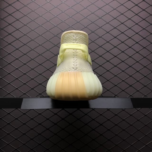 Yeezy 350 V2 | Yupoo Rep Sneakers (Ref 630) image 2