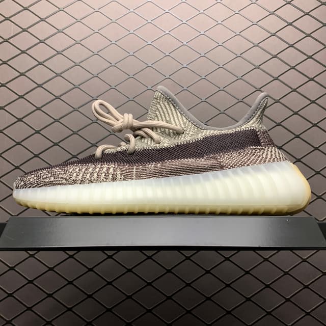 Yeezy 350 V2 | Yupoo Rep Sneakers (Ref 560) image 1