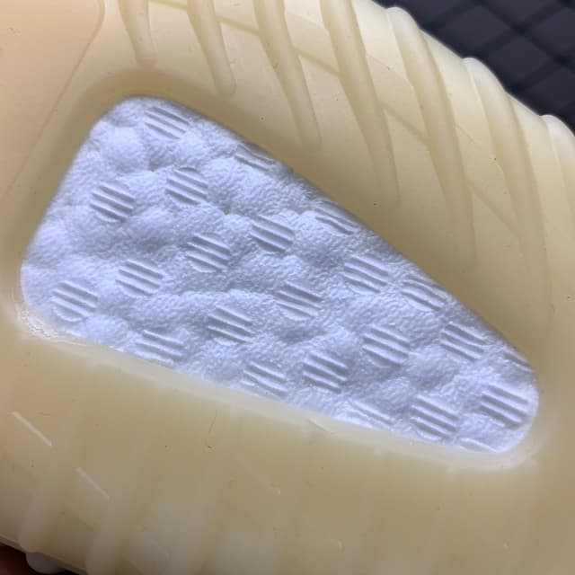 Yeezy 350 V2 | Yupoo Rep Sneakers (Ref 560) image 13