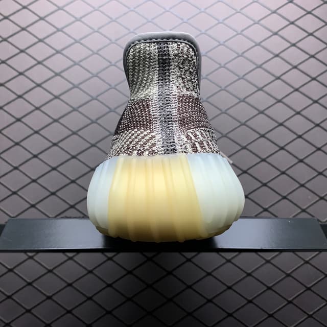 Yeezy 350 V2 | Yupoo Rep Sneakers (Ref 560) image 2