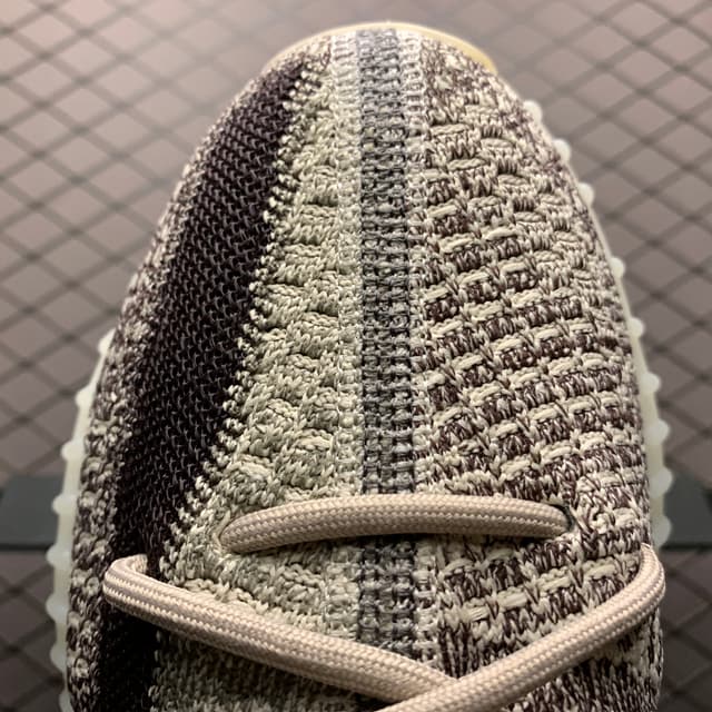 Yeezy 350 V2 | Yupoo Rep Sneakers (Ref 560) image 7