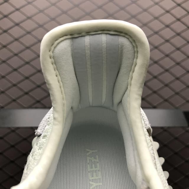 Yeezy 350 V2 | Yupoo Rep Sneakers (Ref 546) image 1