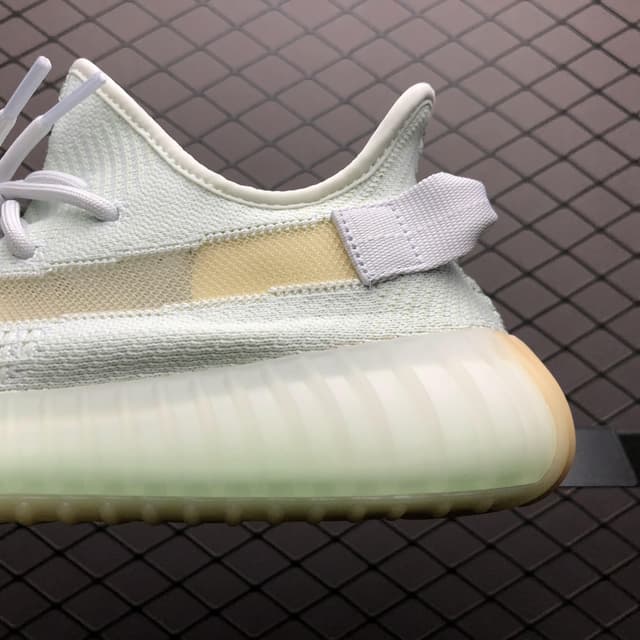 Yeezy 350 V2 | Yupoo Rep Sneakers (Ref 546) image 5
