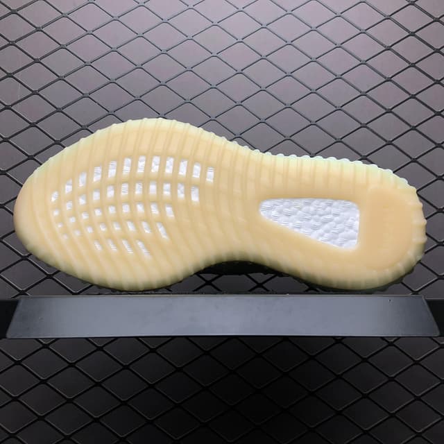 Yeezy 350 V2 | Yupoo Rep Sneakers (Ref 546) image 6