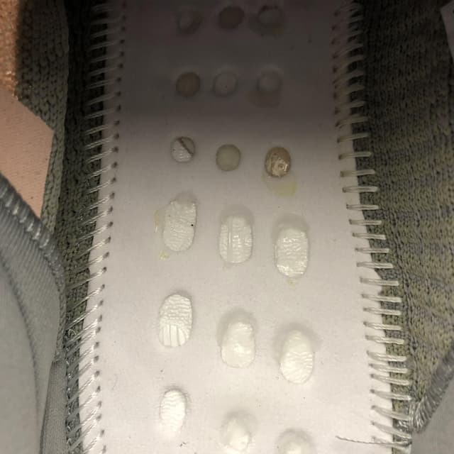 Yeezy 350 V2 | Yupoo Rep Sneakers (Ref 606) image 10