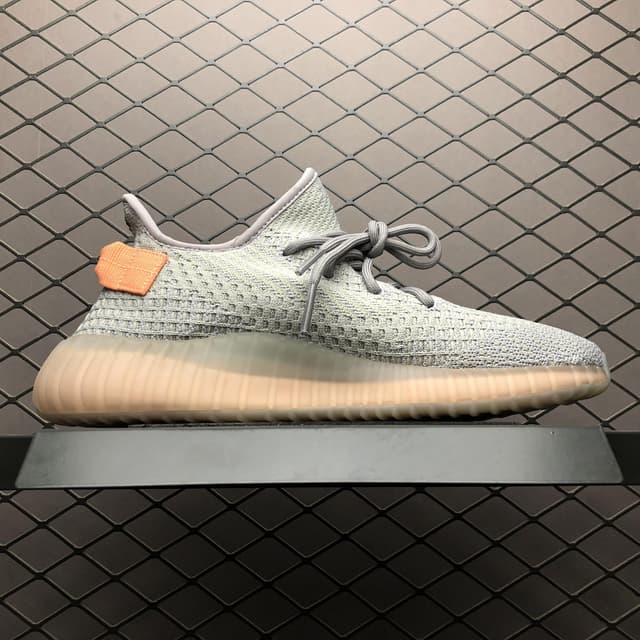 Yeezy 350 V2 | Yupoo Rep Sneakers (Ref 606) image 3