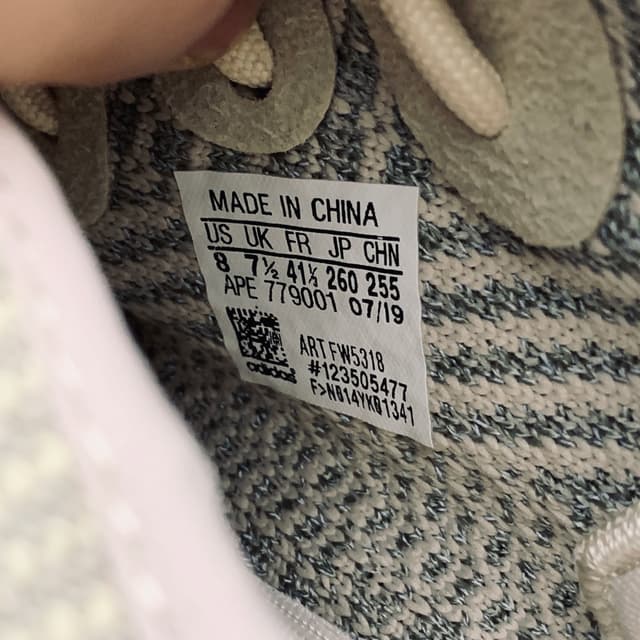Yeezy 350 V2 | Yupoo Rep Sneakers (Ref 556) image 12