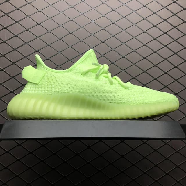 Yeezy 350 V2 | Yupoo Rep Sneakers (Ref 596) image 3