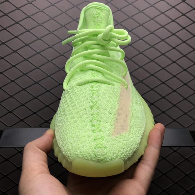 Yeezy 350 V2 | Yupoo Rep Sneakers (Ref 596) image 8