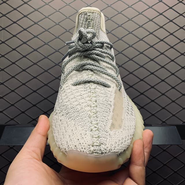 Yeezy 350 V2 | Yupoo Rep Sneakers (Ref 627) image 10