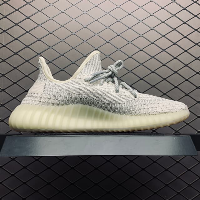 Yeezy 350 V2 | Yupoo Rep Sneakers (Ref 627) image 4