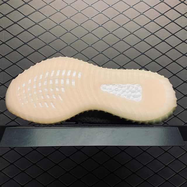 Yeezy 350 V2 | Yupoo Rep Sneakers (Ref 627) image 7