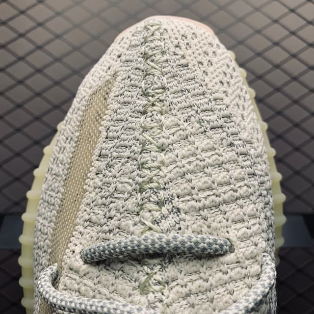 Yeezy 350 V2 | Yupoo Rep Sneakers (Ref 627) image 9