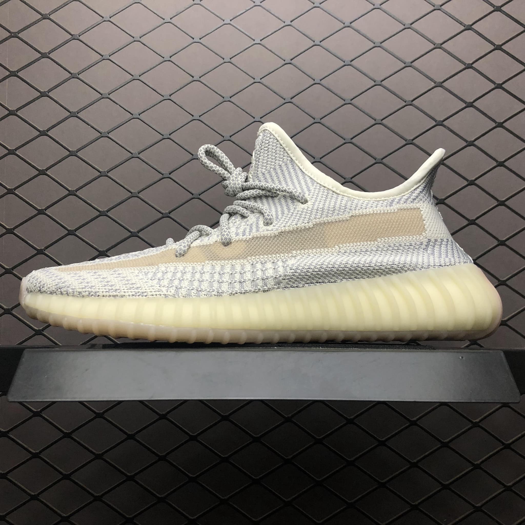 Yeezy 350 V2 | Yupoo Rep Sneakers (Ref 580) image 1