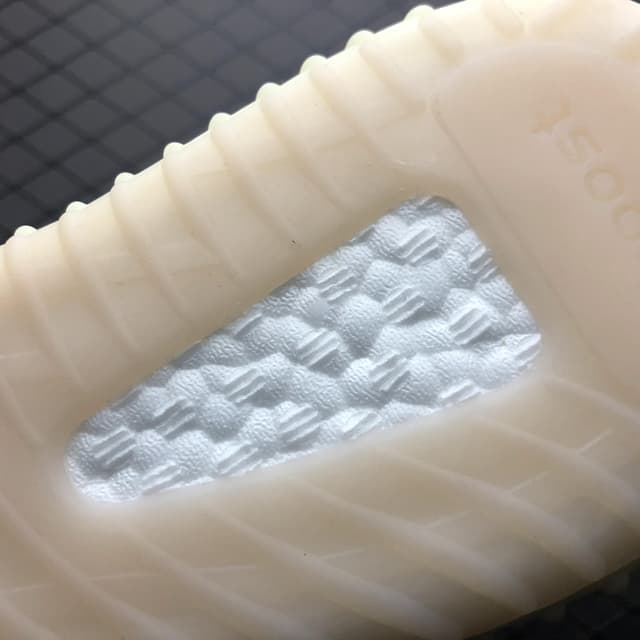 Yeezy 350 V2 | Yupoo Rep Sneakers (Ref 580) image 12