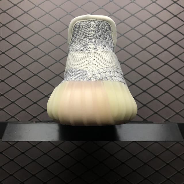Yeezy 350 V2 | Yupoo Rep Sneakers (Ref 580) image 2