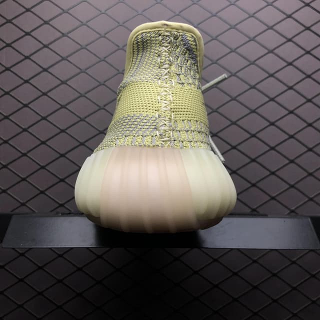 Yeezy 350 V2 | Yupoo Rep Sneakers (Ref 632) image 2