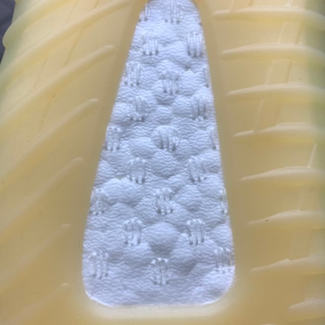 Yeezy 350 V2 | Yupoo Rep Sneakers (Ref 589) image 17