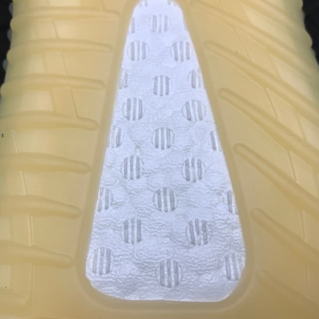 Yeezy 350 V2 | Yupoo Rep Sneakers (Ref 589) image 19