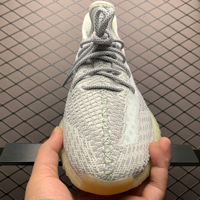Yeezy 350 V2 | Yupoo Rep Sneakers (Ref 589) image 8