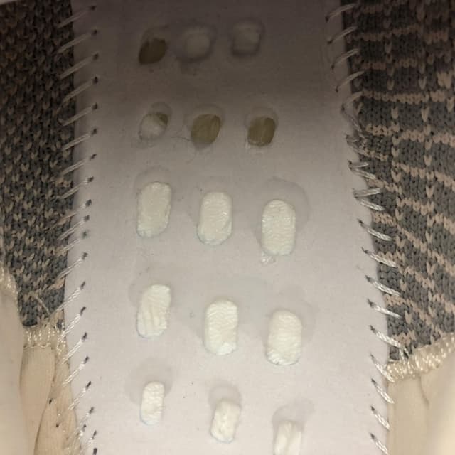 Yeezy 350 V2 | Yupoo Rep Sneakers (Ref 633) image 9