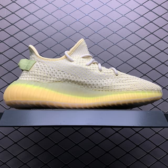 Yeezy 350 V2 | Yupoo Rep Sneakers (Ref 598) image 3