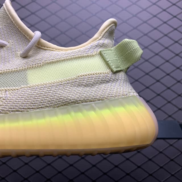 Yeezy 350 V2 | Yupoo Rep Sneakers (Ref 598) image 4