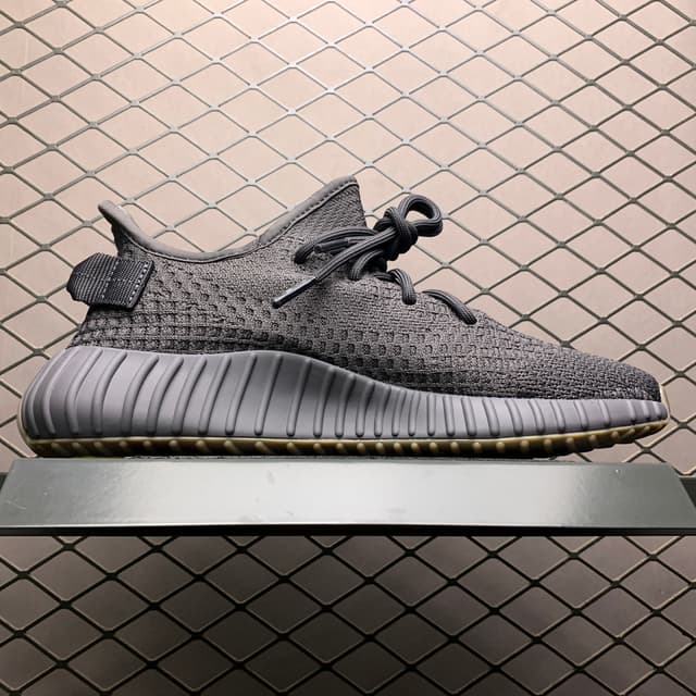 Yeezy 350 V2 | Yupoo Rep Sneakers (Ref 543) image 17
